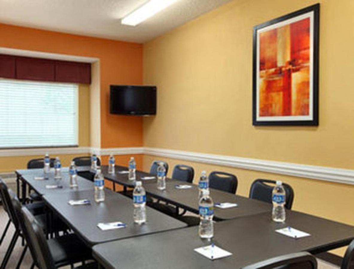 Microtel Inn & Suites By Wyndham Princeton Bagian luar foto
