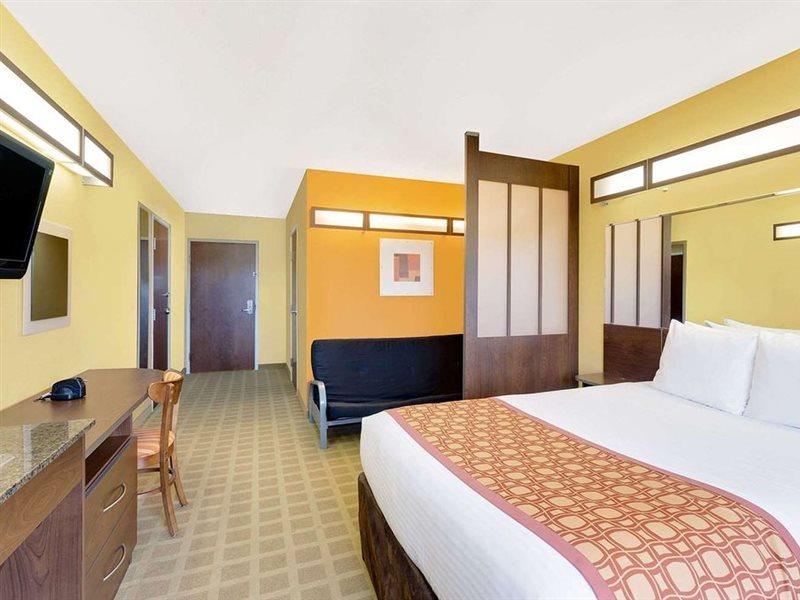 Microtel Inn & Suites By Wyndham Princeton Bagian luar foto