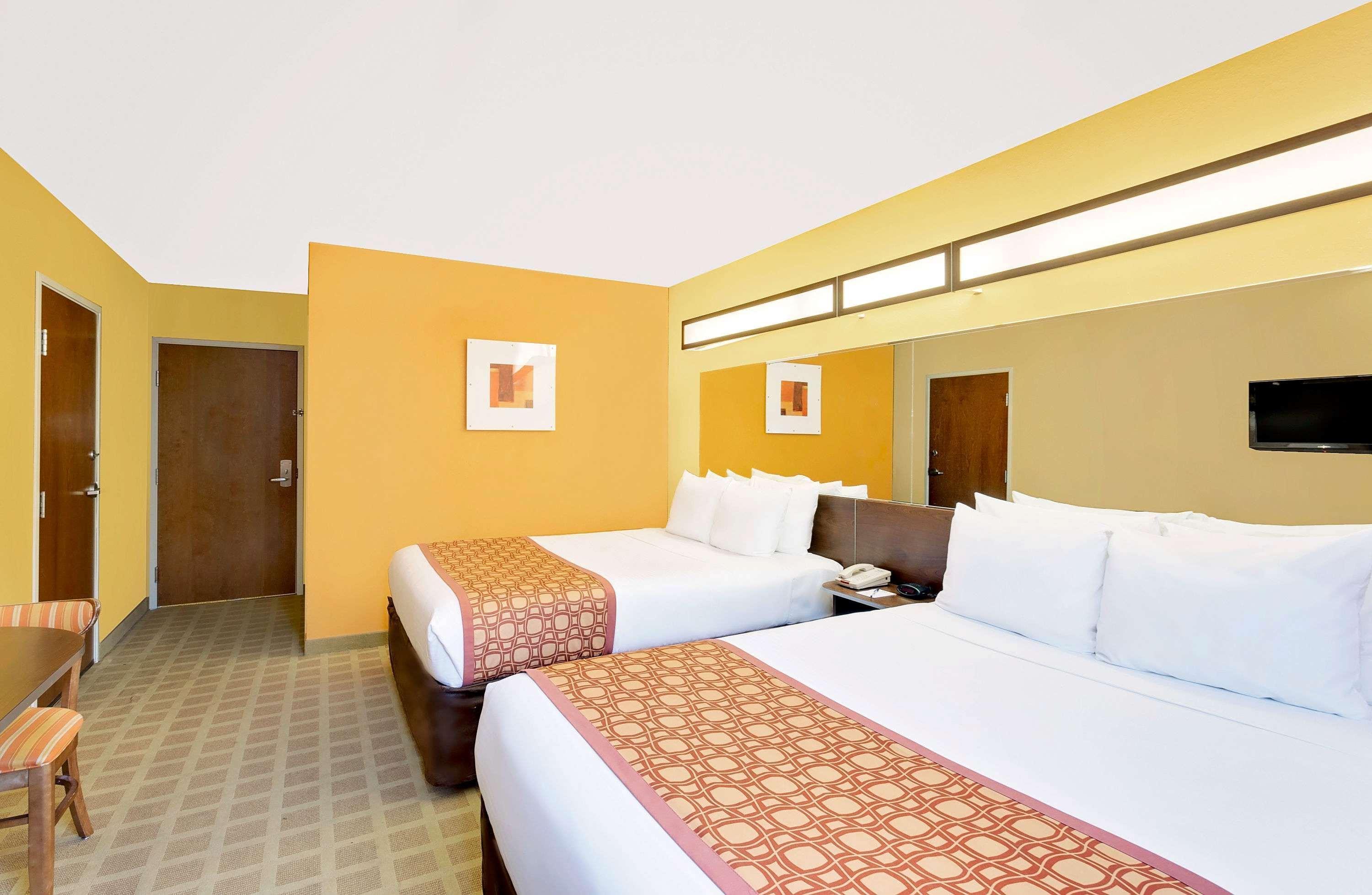 Microtel Inn & Suites By Wyndham Princeton Bagian luar foto