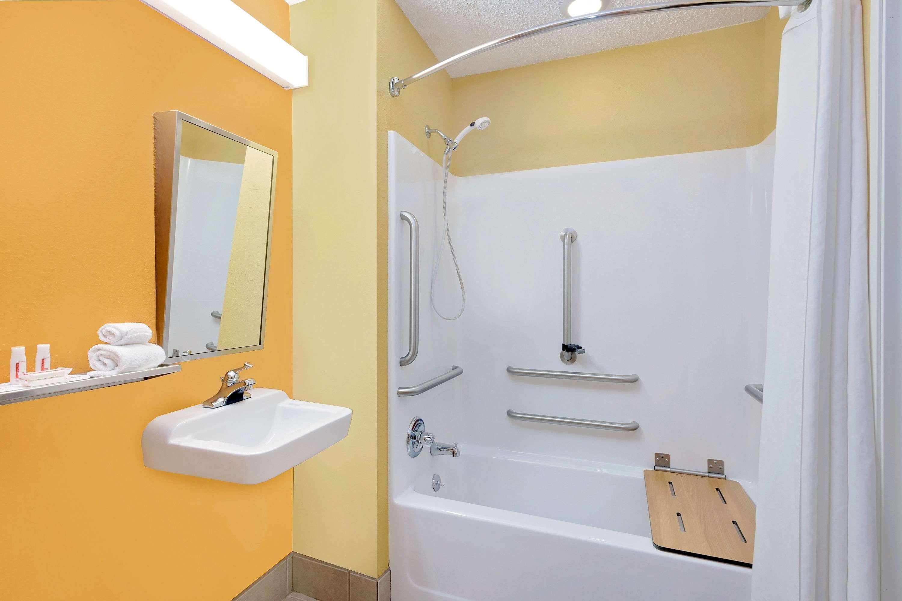 Microtel Inn & Suites By Wyndham Princeton Bagian luar foto