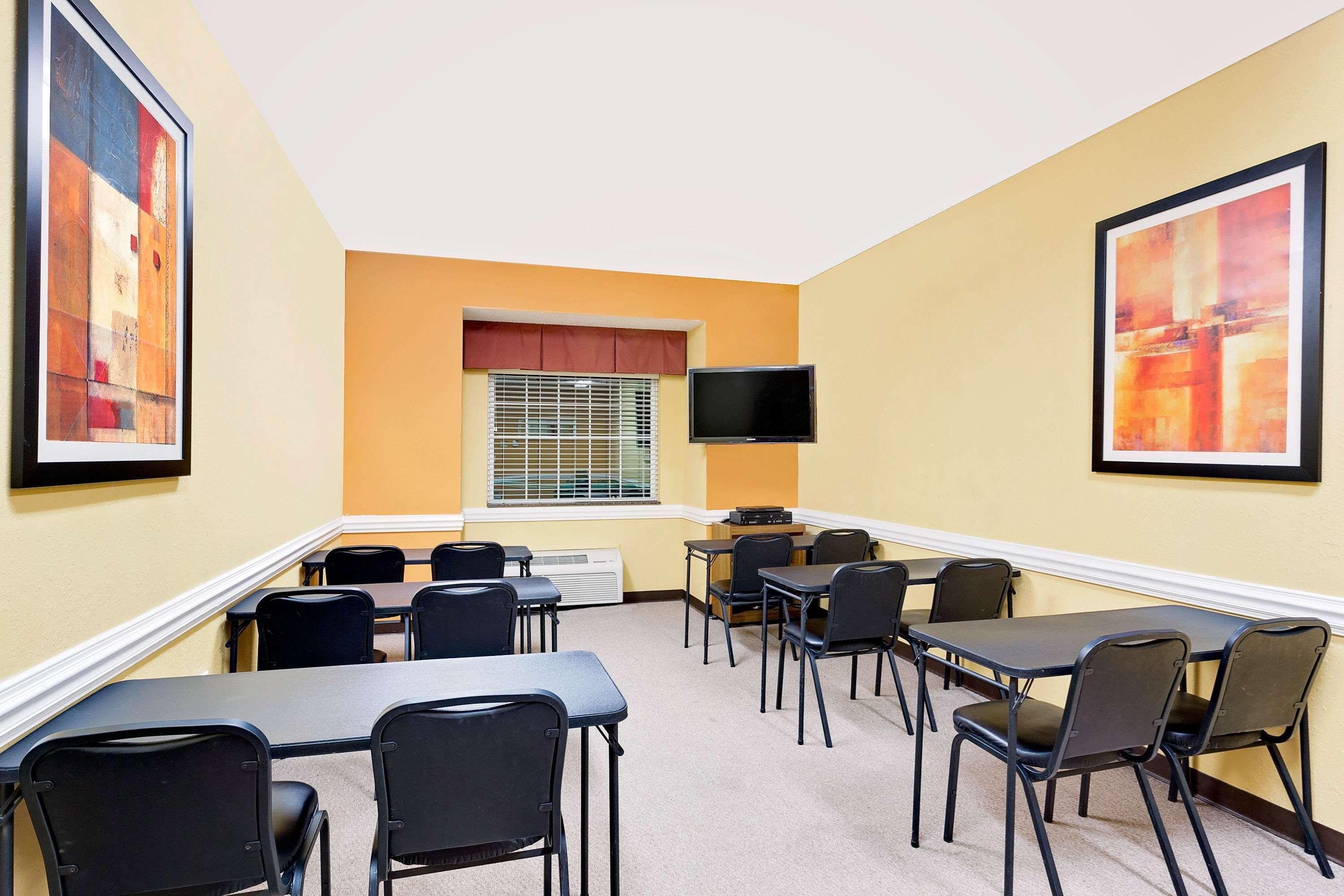 Microtel Inn & Suites By Wyndham Princeton Bagian luar foto