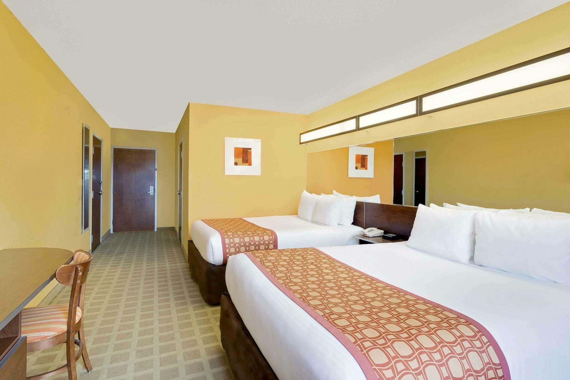 Microtel Inn & Suites By Wyndham Princeton Bagian luar foto